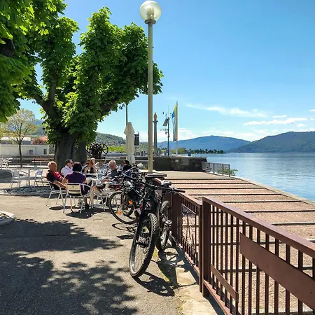 Bee Apartment: Luino Lakeside With Outdoor Dining - Happy Rentals Apartamento Luino